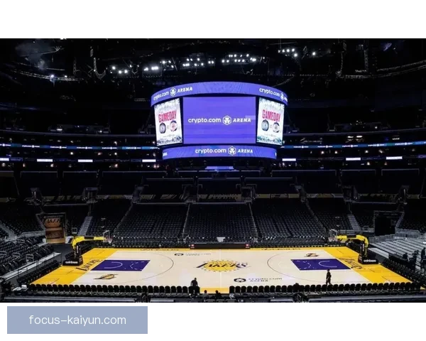 NBA赛场风云再起巨星对决引爆季后赛席位争夺悬念升级焦点持续升温