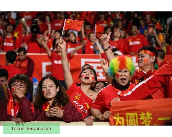 国足新帅上任后首场热身赛大胜对手，球迷期待未来表现