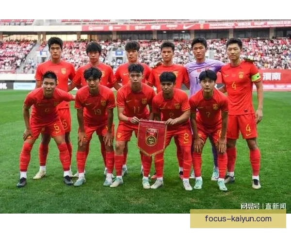 震撼赛场：国内外顶级运动员聚集，激烈竞争引发全球关注